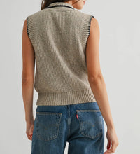 Load image into Gallery viewer, Cortland Vest
