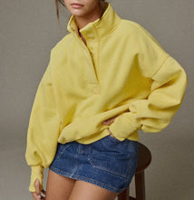 Load image into Gallery viewer, Butter yellow Pullover
