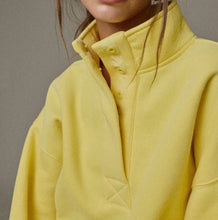 Load image into Gallery viewer, Butter yellow Pullover
