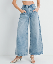 Load image into Gallery viewer, Maddie Denim
