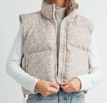 Load image into Gallery viewer, Lola Blush Floral Vest
