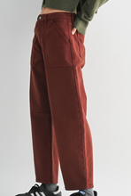 Load image into Gallery viewer, Cinnamon Barrel Jeans
