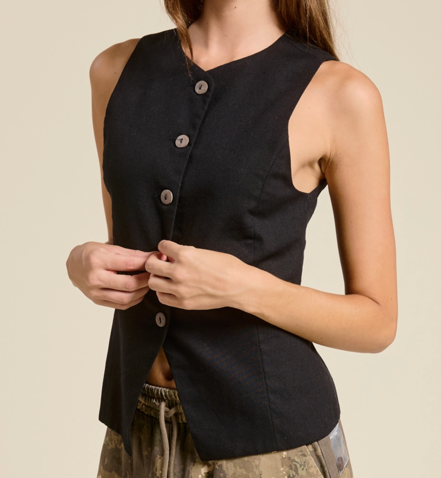 Amelia Vest