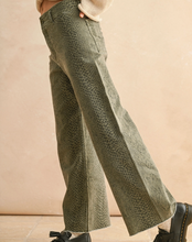 Load image into Gallery viewer, Emerald Snake Pant
